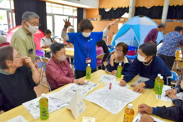 災害想定、地図に記入　浦添グリーンハイツで訓練