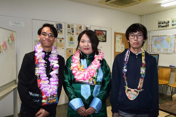 留学生３人卒業、新たな道へ　沖縄高専　マレーシア、モンゴル出身