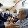 部屋ゆがみ身動き取れず　高齢者、避難所で不安　台湾地震