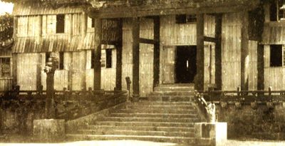 「大龍柱」切断の写真発見　1896年撮影か　首里城、伝聞裏付け　沖縄