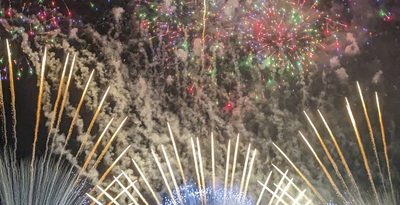 日本で一番早い夏、｢ドーン｣と開催　夜空に1万発の花火　琉球海炎祭　宜野湾市　沖縄
