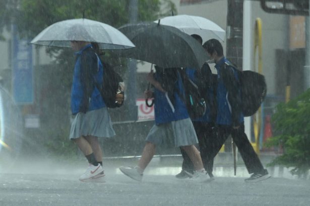沖縄各地で大雨、渡名喜は235ミリ「観測史上最大」　北部ダム貯水率は3カ月ぶり60%台に（4月15日まとめ）