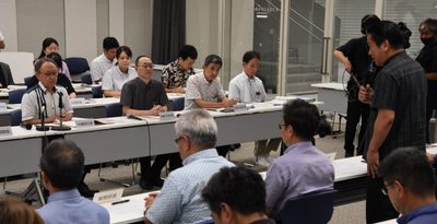 玉城デニー知事　石垣市視察で自衛隊の増強を問われ、賛否示さず　沖縄