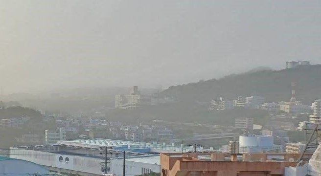 動画あり】沖縄の朝、霧が包む 一時濃霧注意報も（16日） - 琉球新報 ...