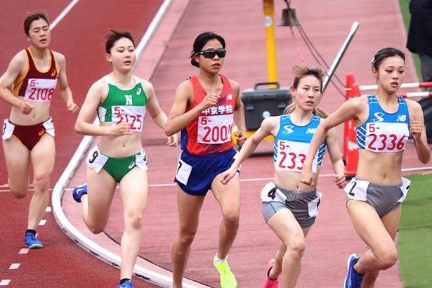 具志堅、女子800メートルで県新　残り1周、次々と抜き去る　陸上・東海学生対校選手権