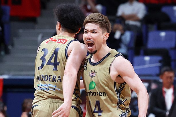 キングス再延長制す　最大15点差逆転　岸本、残り9秒で劇的3点弾　BリーグCS準々決勝第1戦【10日の試合】