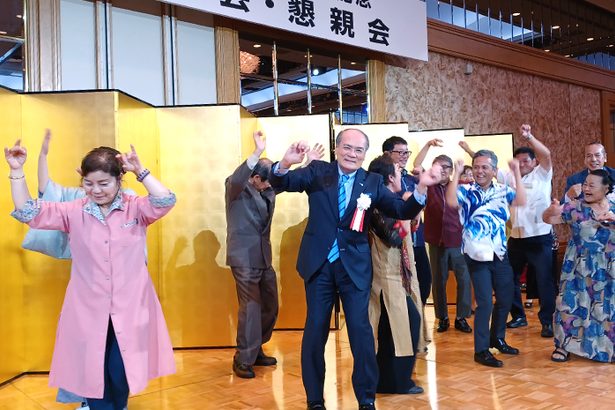 東京沖縄県人会、157人が新たな門出祝う　「法人化」で記念総会