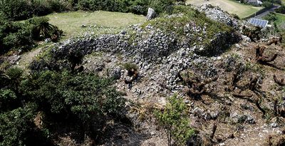 「琉球と奄美の関係上で重要」　与論城跡、沖縄本島外で最大　発掘調査進む　鹿児島