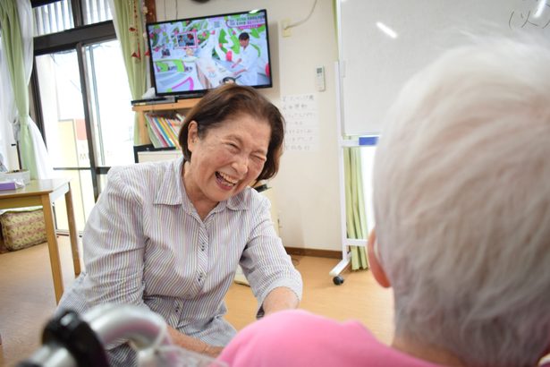 介護ボランティアで「ポイ活」広がる笑顔　那覇の安田さん「自分も健康になるさ」　沖縄