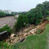 宮古島で土砂崩れ、車の水没も　平良下里で72時間で524ミリ　観測史上最大の大雨　沖縄