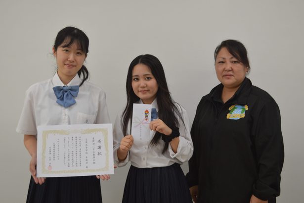 学生服リユース、回収協力の学校へ感謝状　利益も寄付　名護の「なごころ」　沖縄