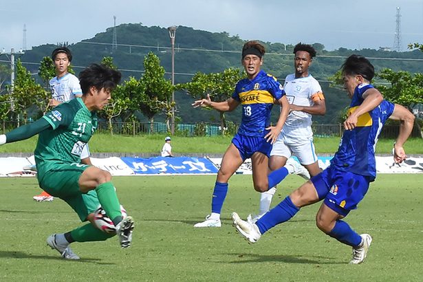 沖縄SV、7位後退　後半2点の猛攻届かず　枚方に2―3　サッカーJFL