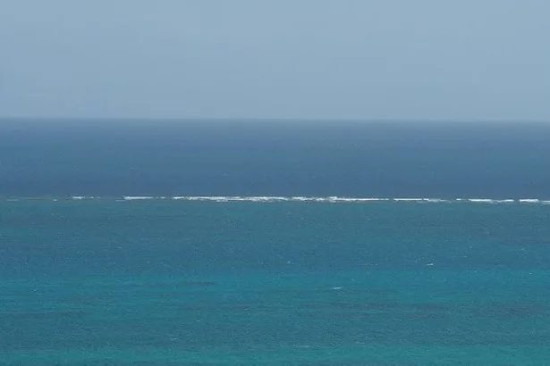 人気スポット「アポガマ」付近で船転覆、「磯波」が原因　国の安全委が調査報告書　恩納村　沖縄