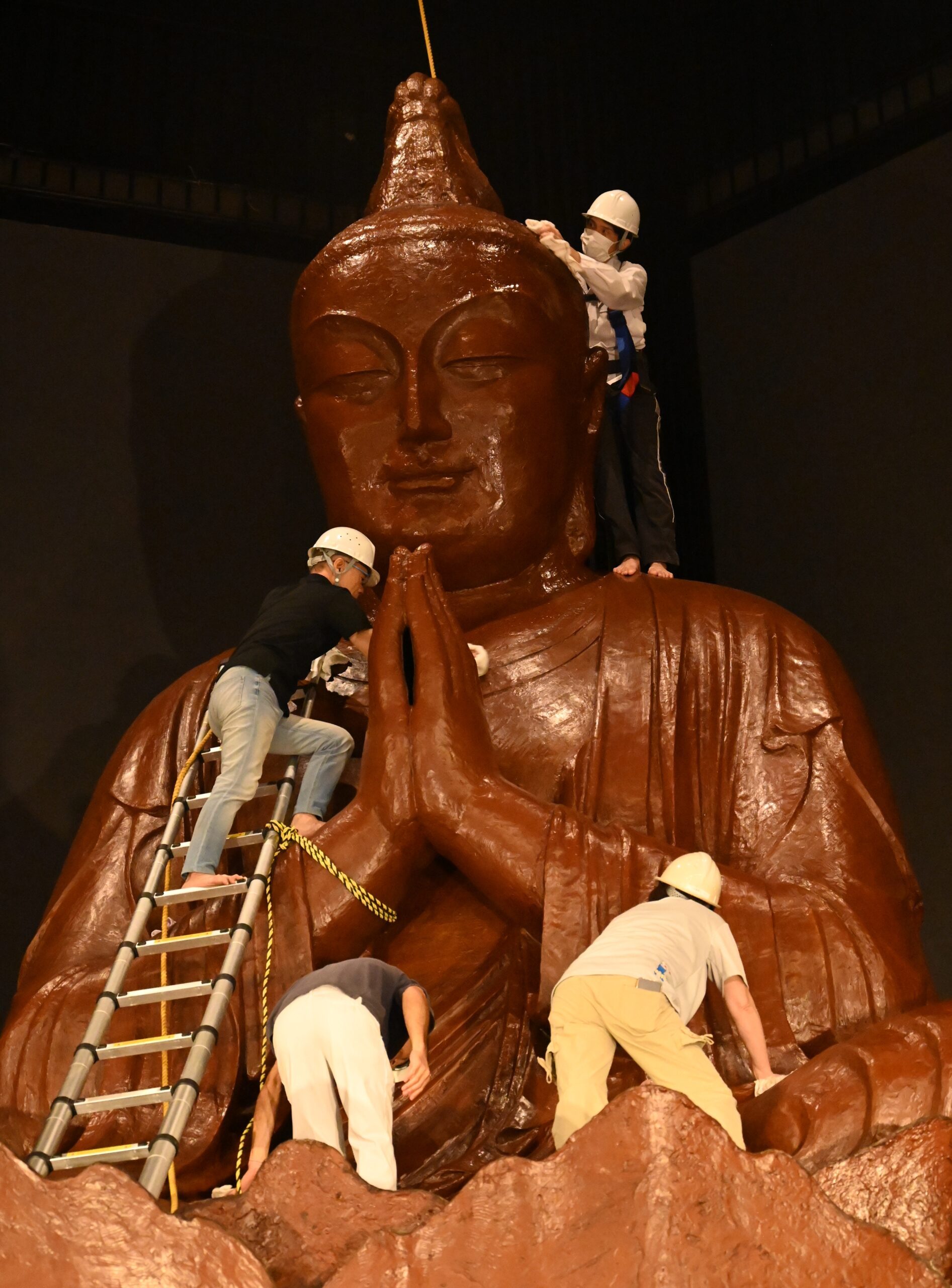 願う、世界の平和 祈念像「浄め」 沖縄 - 琉球新報デジタル