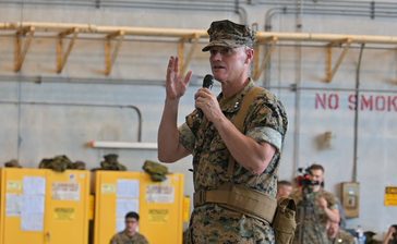 「全身全霊を尽くす」　海兵隊、新司令官が着任式　米軍普天間飛行場　沖縄