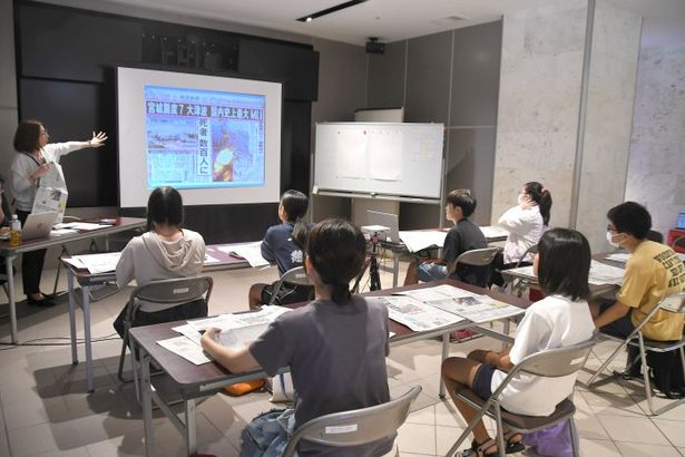 中学生、新聞づくりに挑戦　琉球新報社でワークショップ　沖縄