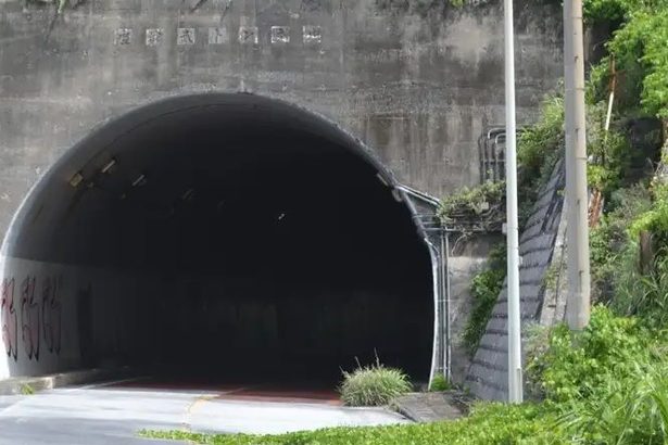 旧トンネルに落書き　国頭、景観損ねる　沖縄