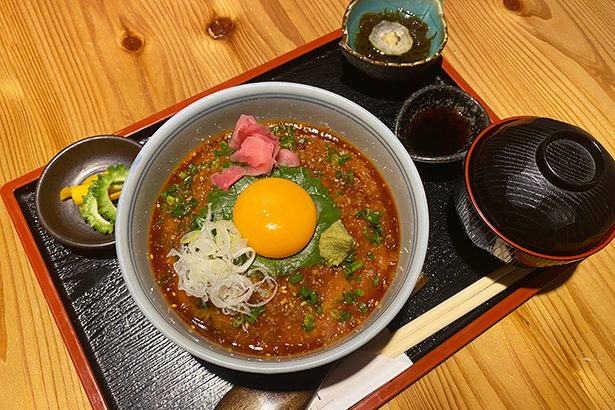 昼も夜も満足のおいしい和食「くもじや」　那覇市久茂地