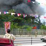 米軍ヘリ、沖国大に墜落　本館に衝突、炎上　CH53D機の乗員3人重軽傷　沖縄・宜野湾市