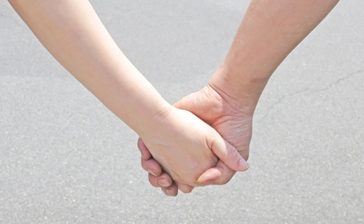 沖縄・南大東村が「移住婚」を支援　オンラインでマッチング　会員を募集中