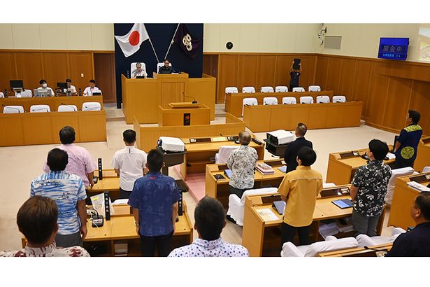 2米兵事件に抗議決議　沖縄市議会　「軍人教育機能せず」