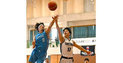 男子決勝　ドライブで切り込みシュートを放つ豊見城スポーツの赤嶺有奎