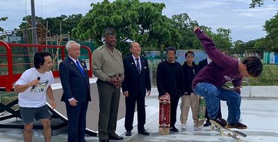 給食費の補助、道路整備などに尽力　松川宜野湾市長のこれまでの実績　沖縄