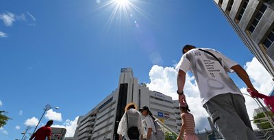 【動画・写真】暑っ！那覇で気温36度、観測史上最高　午後は本島地方で雨も　沖縄（19日）