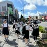 修学旅行生がゴミ拾い　コザの文化と歴史を学び、地域貢献　大阪の中学生　沖縄