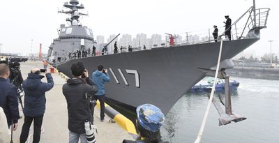 海自護衛艦が中国領海航行　「深刻な懸念」伝達受ける　政府関係者　法的問題否定