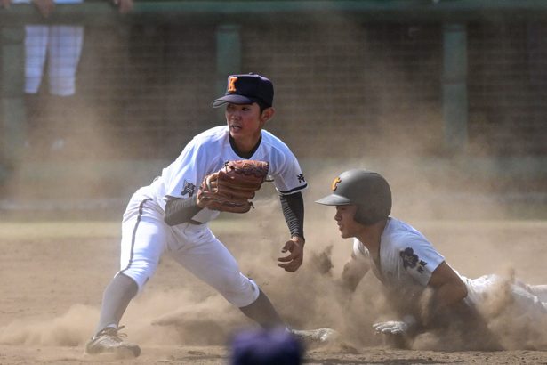 興南が堅守見せつける　知念に3ー1　準々決勝、知念ー興南　夏の甲子園県大会第9日