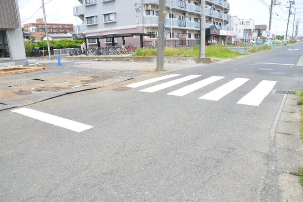 平塚市道、消えた横断歩道　白線の復旧費なぜ全額？　行政は折半せず、負担に疑問（神奈川新聞提供～JODパートナー社から～）