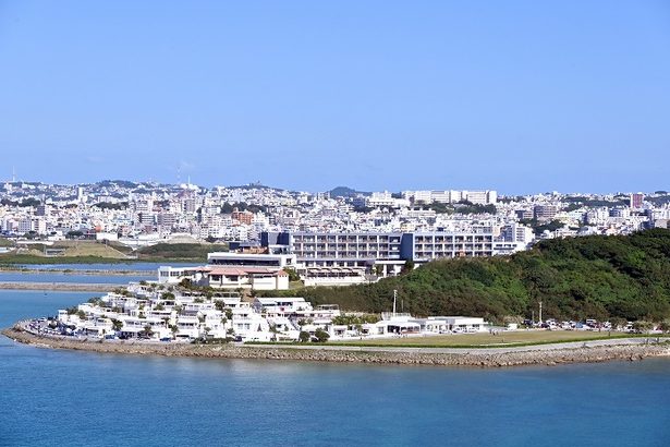 瀬長島「ウミカジテラス」拡張、2階建て駐車場も　ホテル別館は来秋着工　豊見城市と運営社が覚書　沖縄