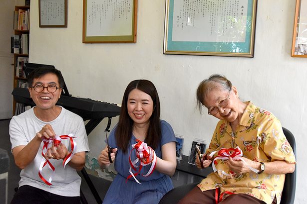 書家の母、詩人の娘「最後」の親子展開幕　當間詠舟さんとトーマ・ヒロコさん　浦添で9月14日まで　沖縄