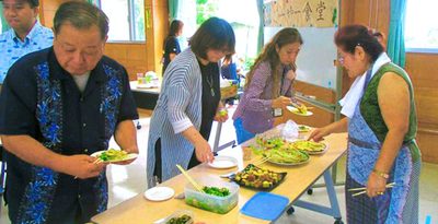 「裏ゴーヤーの日」料理多彩に　沖縄市の胡屋自治会が「食堂」開催