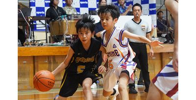 佐敷（男子）中原A（女子）頂点　新報児童オリンピック大会・ミニバスケットボール