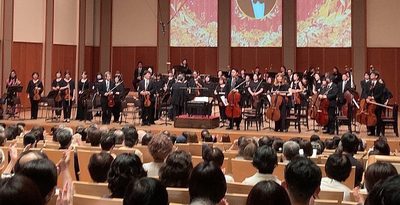 照喜名一男さん　歌や演奏で悼む　名古屋で300人