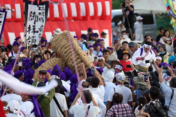 【写真特集】津嘉山大綱曳き　区民の一致団結をはかる伝統行事　南風原 ＜風・土・人　シマの伝統行事＞