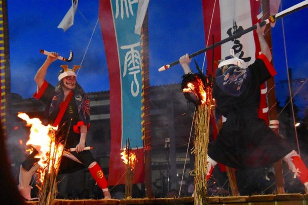 八重山最大の豊年祭「ムラプール」　額に汗、大綱引き盛り上がる　石垣四カ字　沖縄