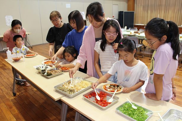 重箱の食材　洋風にアレンジ　南城・津波古区　食育プログラムに４家族