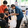 親の役場業務を見学　本部、子ども参観