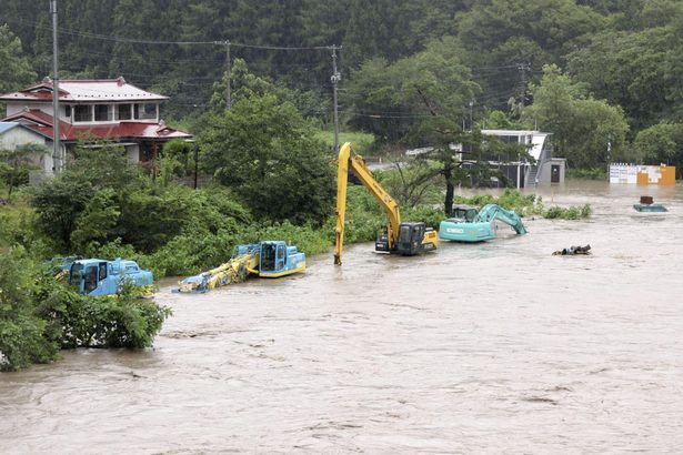 岩手で大雨４８時間４００ミリ　台風５号　東北横断、１４日まで影響か