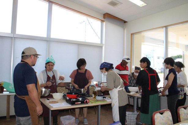 県産オリーブ油で料理　本部・田空の駅、森さん講師