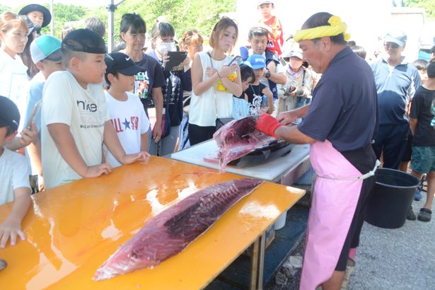 パヤオの魅力を満喫　宮古・佐良浜漁港でまつり