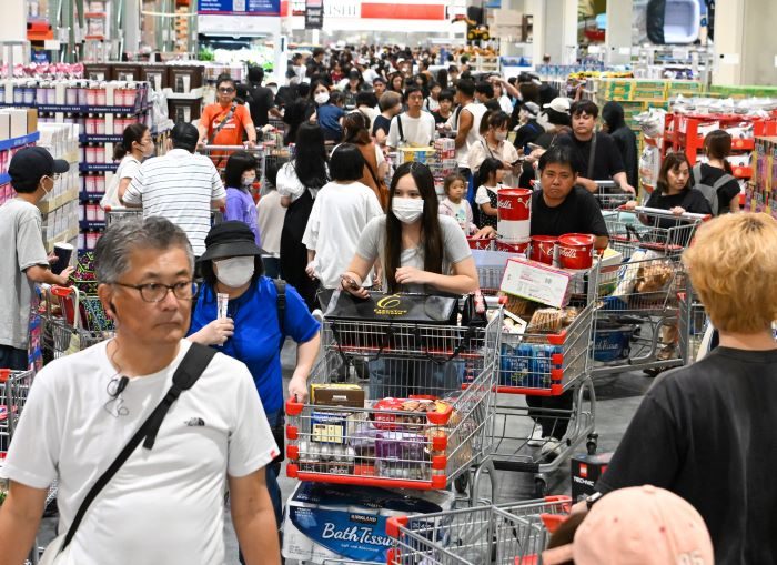 コストコ南城倉庫店が開業 1000人以上の行列、予定より3時間半早め午前4時半オープン 沖縄初上陸 - 琉球新報デジタル