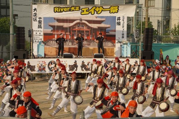 「ここは沖縄かと錯覚」大阪・大正区でエイサー祭、にぎやかに