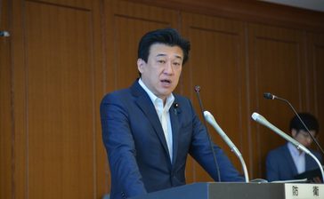 辺野古への「段階的移駐」を困難視　普天間の所属機巡り、防衛相「工期に影響」