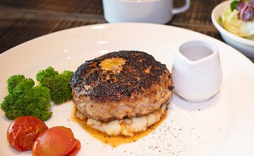 お肉のおいしさ引き出すグリル　「GRILL JOCKEY（グリル ジョッキー）」　沖縄市池原