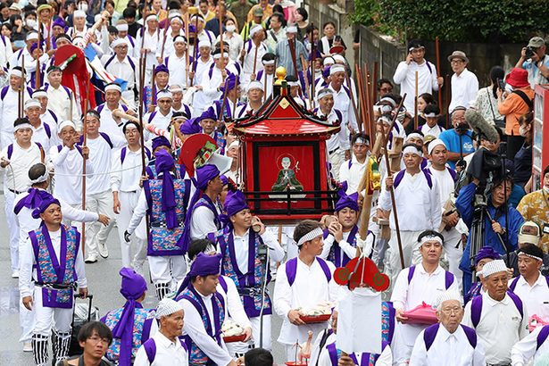 【写真・動画特集】地域一丸でつなぐ誇り　250年以上続く豊見城高安の「龕ゴウ祭」　沖縄