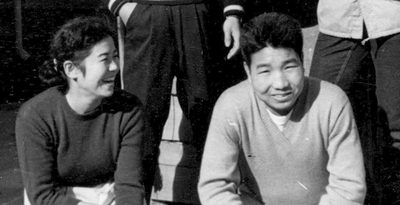 1962年ごろのボクサー時代の袴田巌さん（右）と勝又好子さん（勝又さん提供）